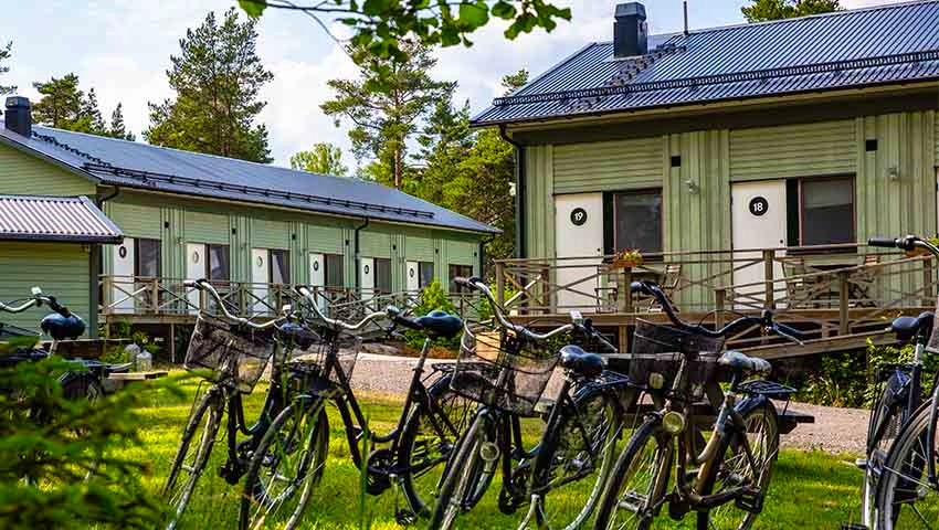 Cyklar utanför Svartsö Vandrarhem