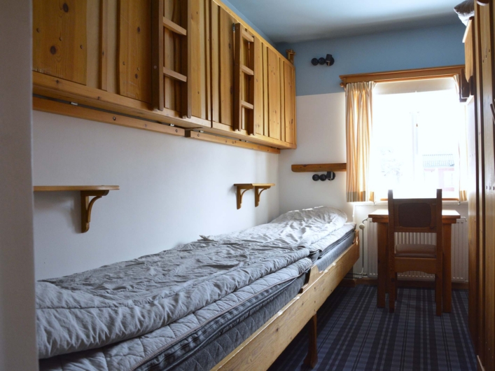 Enkelsängar i ett rum på Grövelsjöns fjällstation.